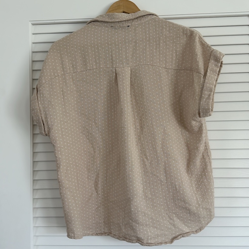 Button up shirt - Picture 2 of 2